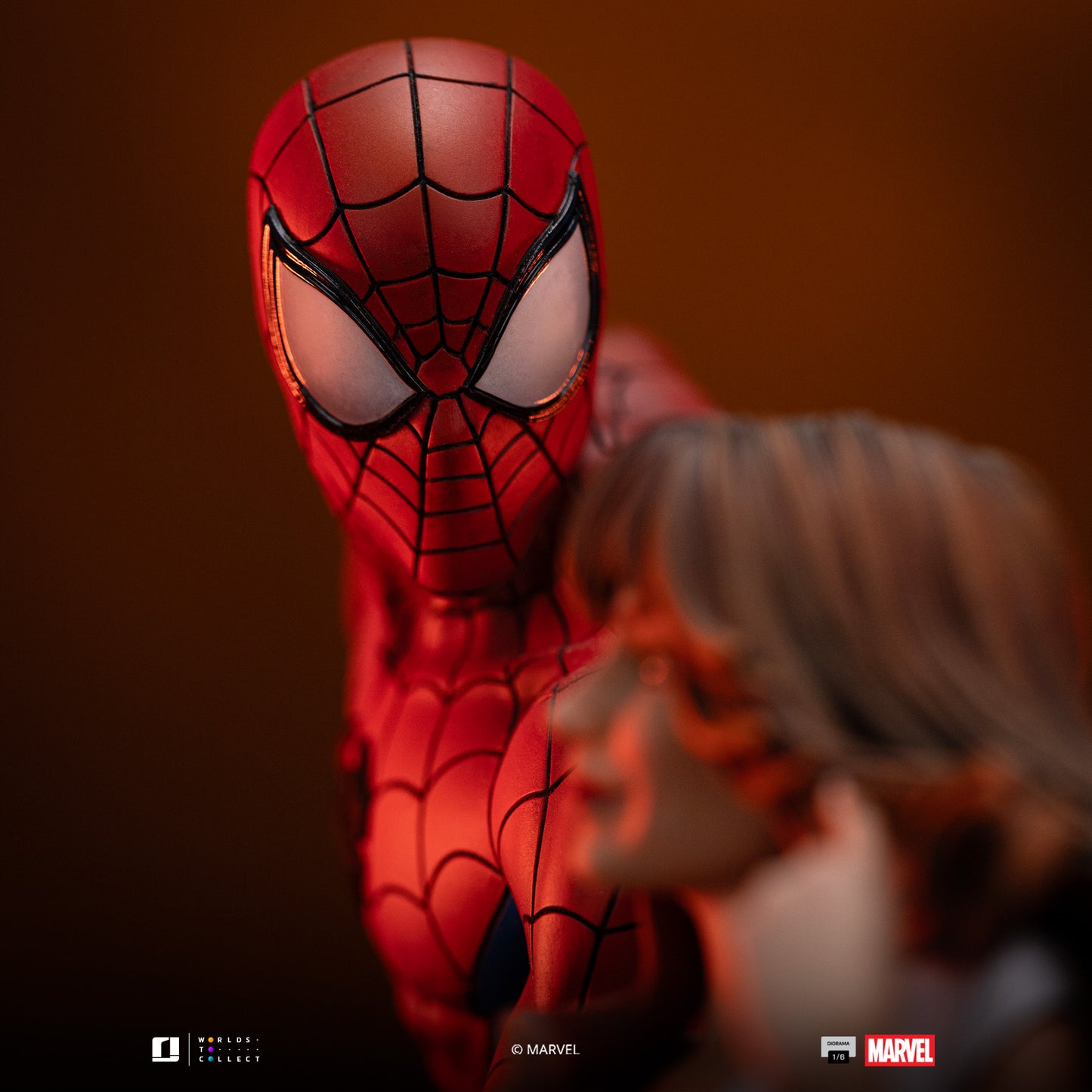 Spider-Man and Mary Jane Diorama 1/6 Scale Statue Pre-order