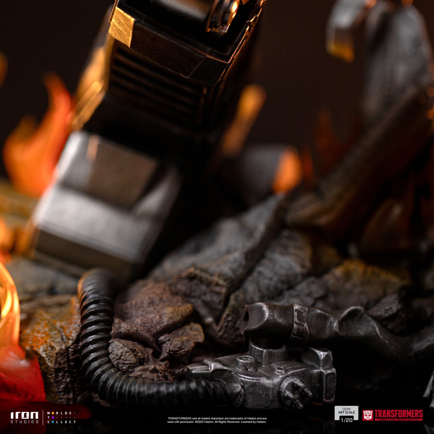 Megatron Transformers 1/20 Scale Statue Pre-order
