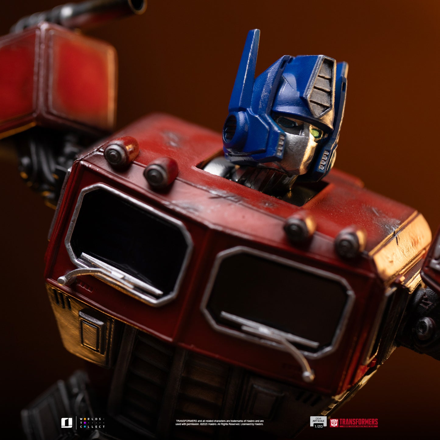 Optimus Prime Transformers 1/20 Scale Statue Pre-order