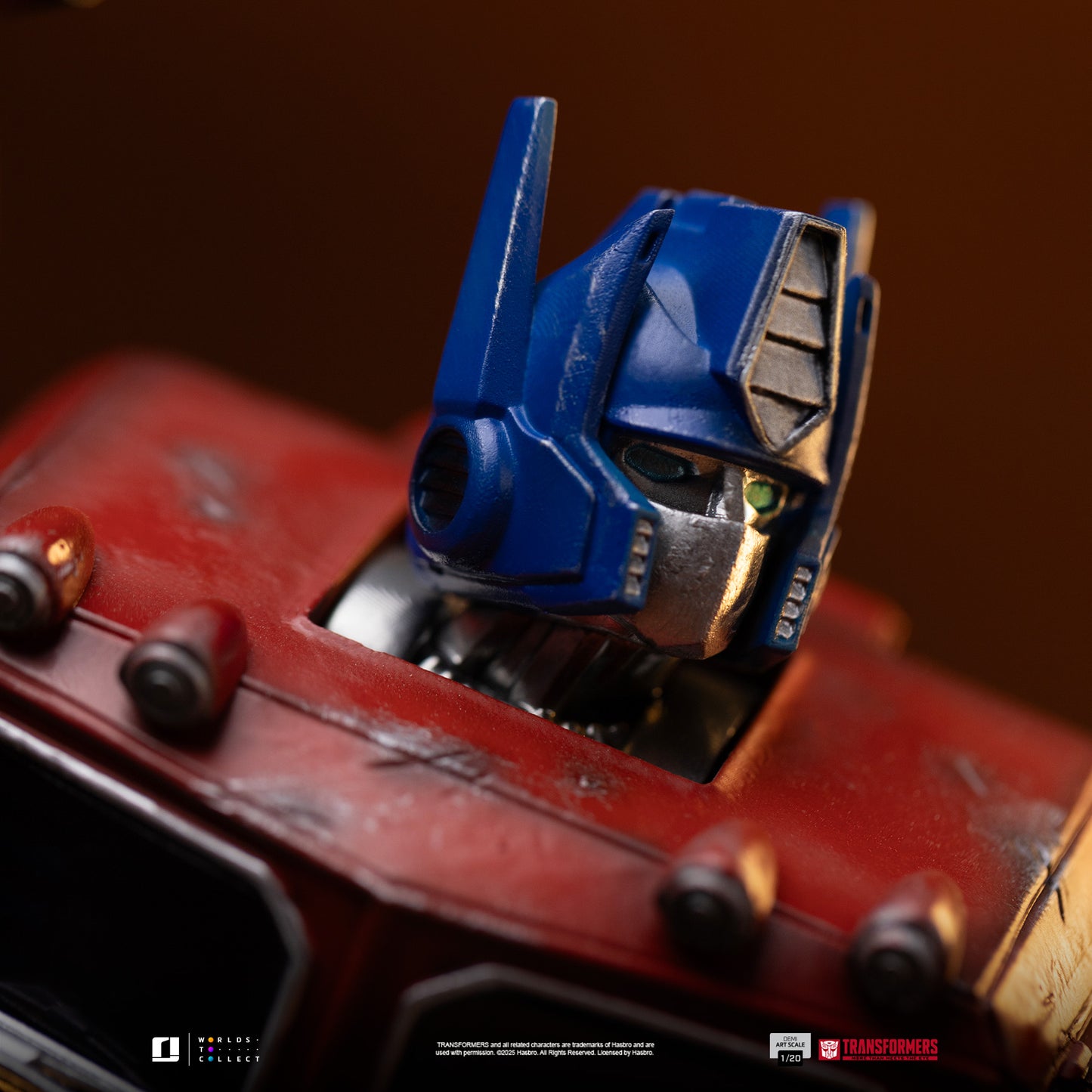 Optimus Prime Transformers 1/20 Scale Statue Pre-order