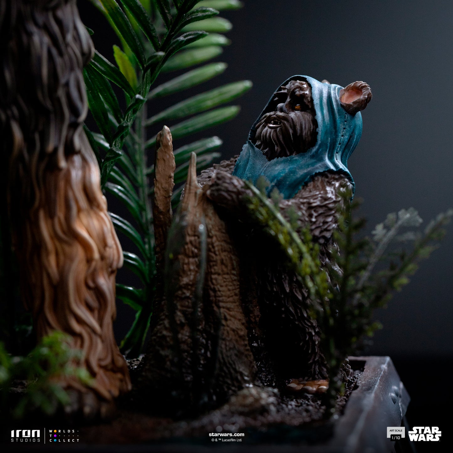 Chewbacca and Tokkat Star Wars ROTJ 1/10 Scale Statue Pre-order
