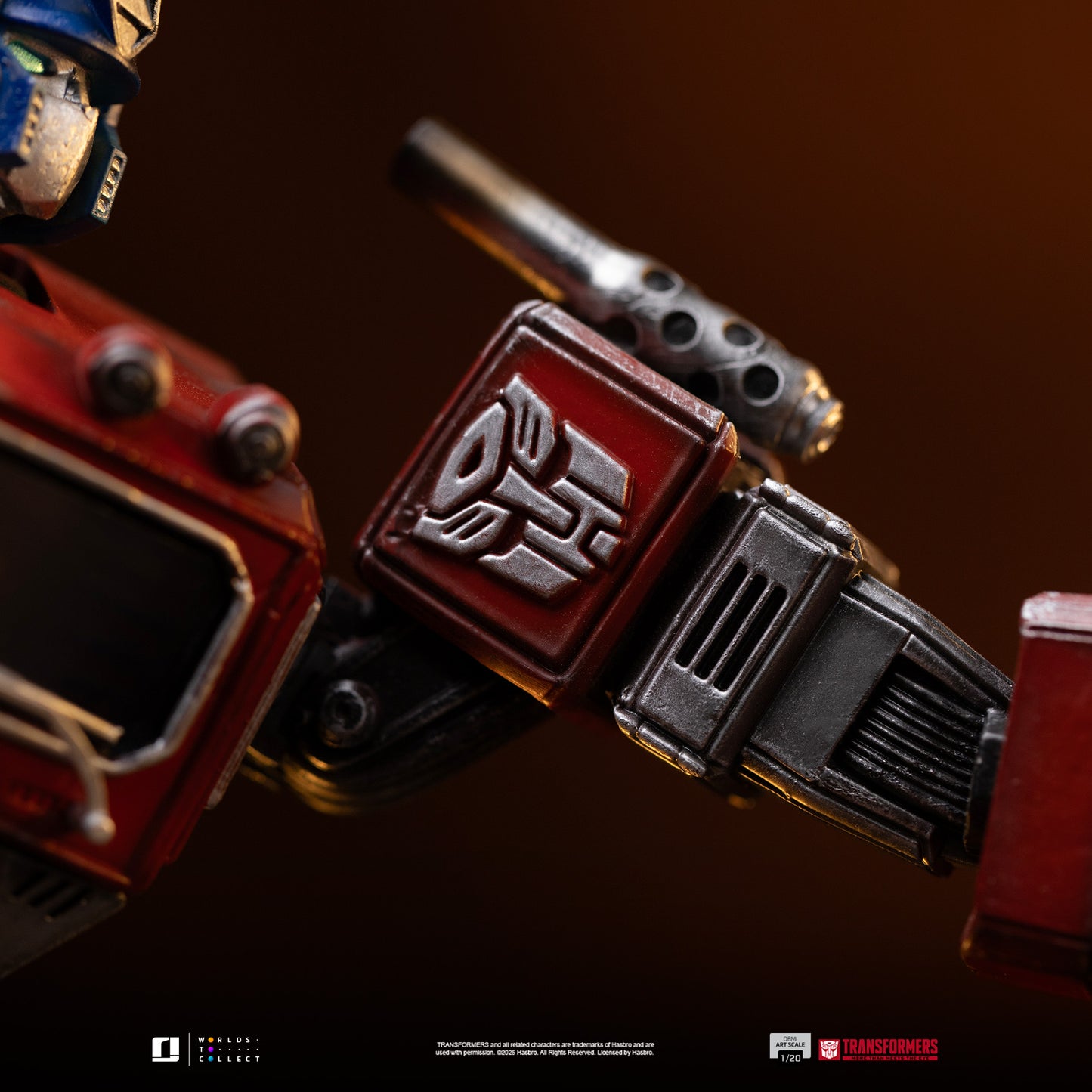 Optimus Prime Transformers 1/20 Scale Statue Pre-order