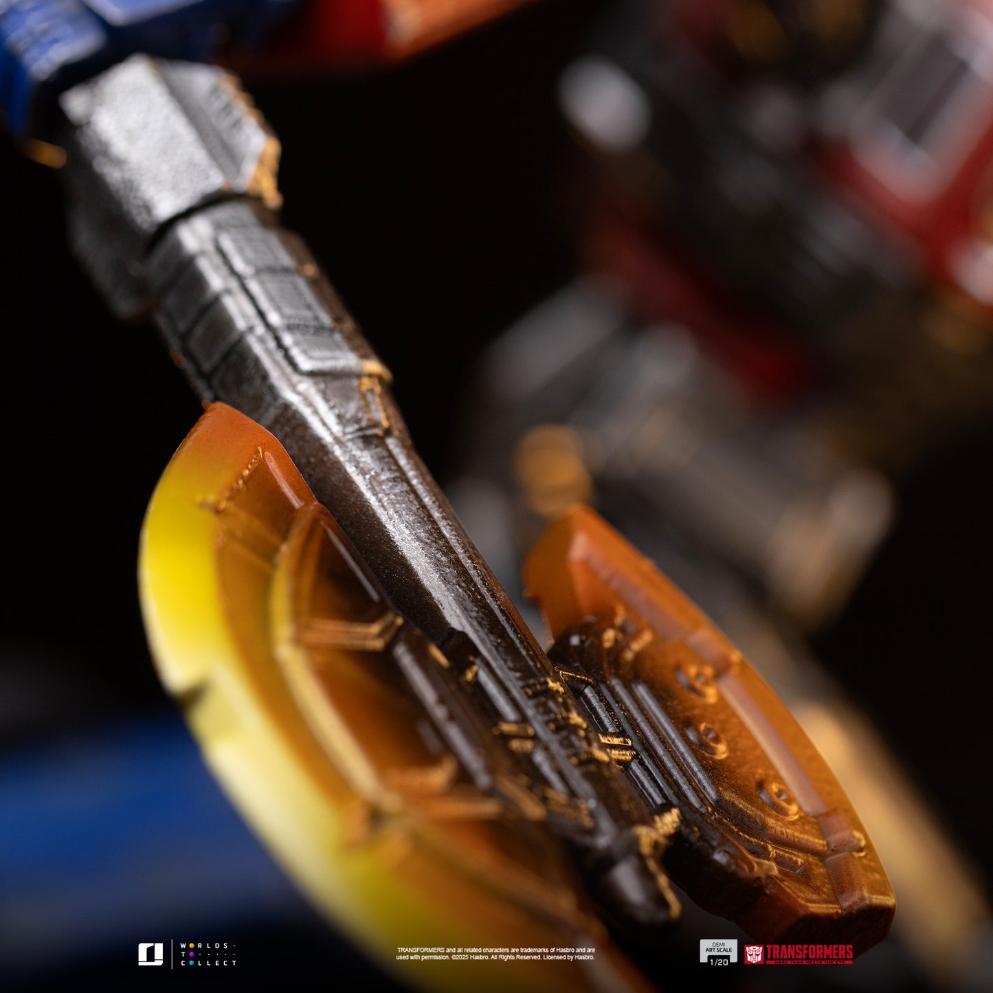 Optimus Prime Transformers 1/20 Scale Statue Pre-order