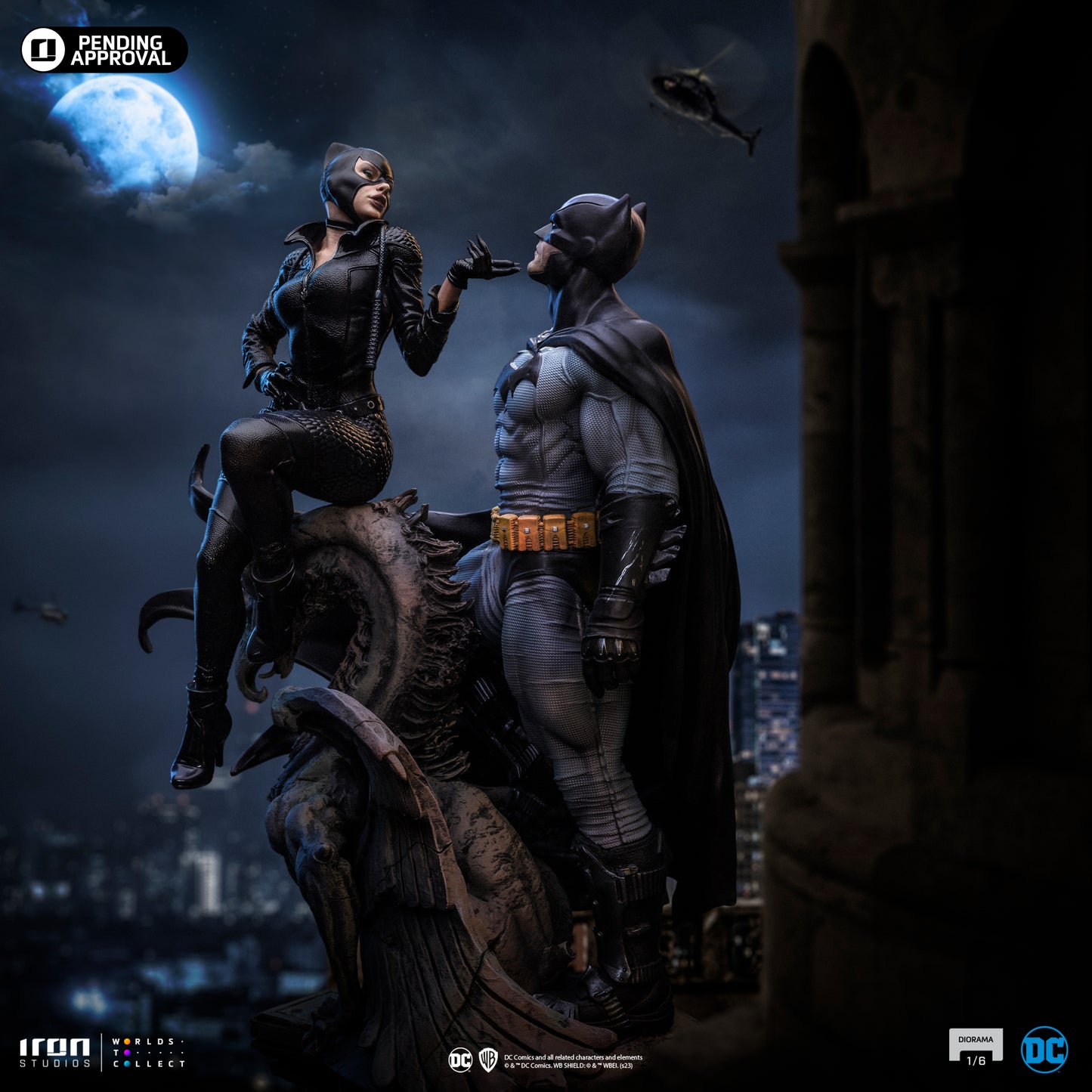 Batman and Catwoman Diorama 1/6 Scale Statue Pre-order