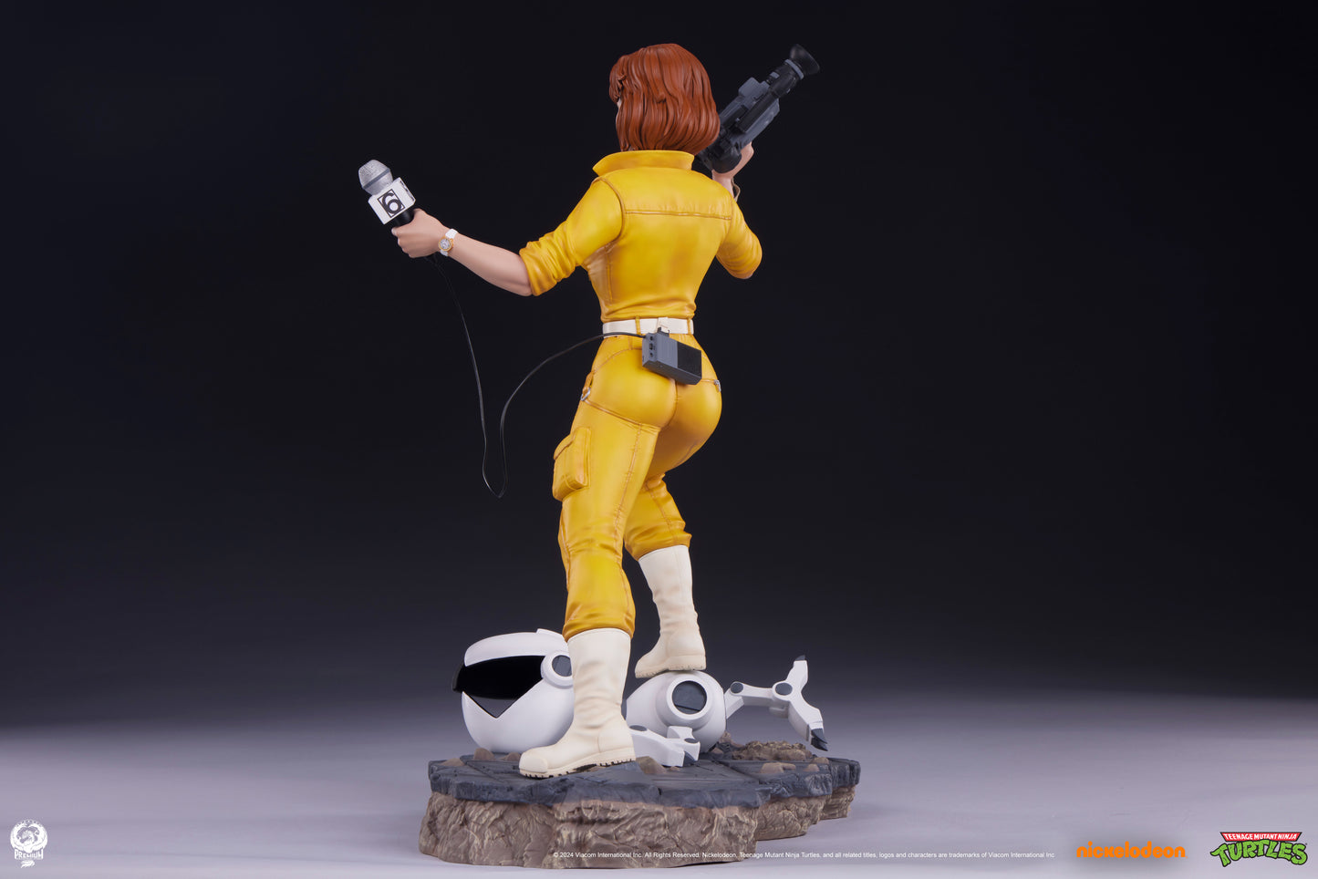 April O'Neil Teenage Mutant Ninja Turtles 1/4 Scale Statue Pre-order
