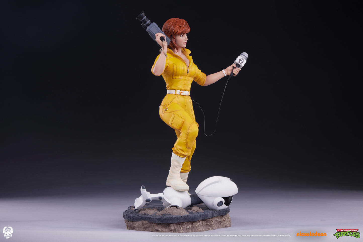 April O'Neil Teenage Mutant Ninja Turtles 1/4 Scale Statue Pre-order