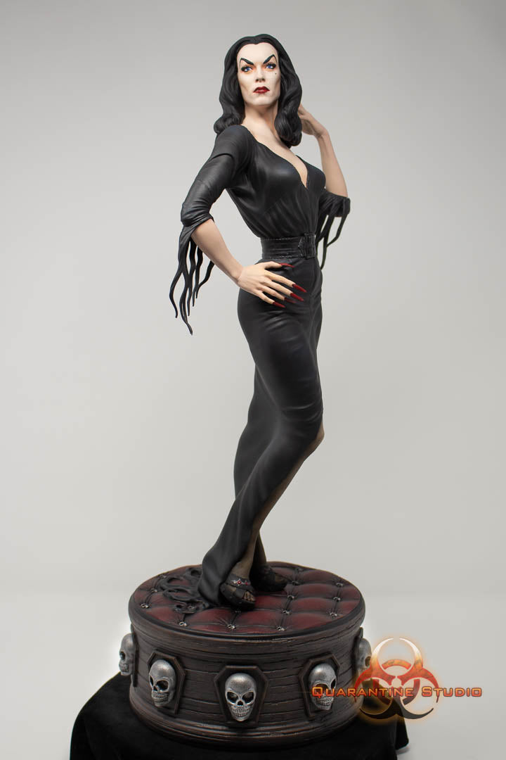 Vampira Queen of the Ghouls 1/6 Scale Statue Pre-order