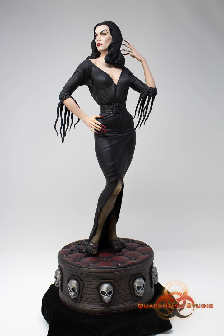 Vampira Queen of the Ghouls 1/6 Scale Statue Pre-order