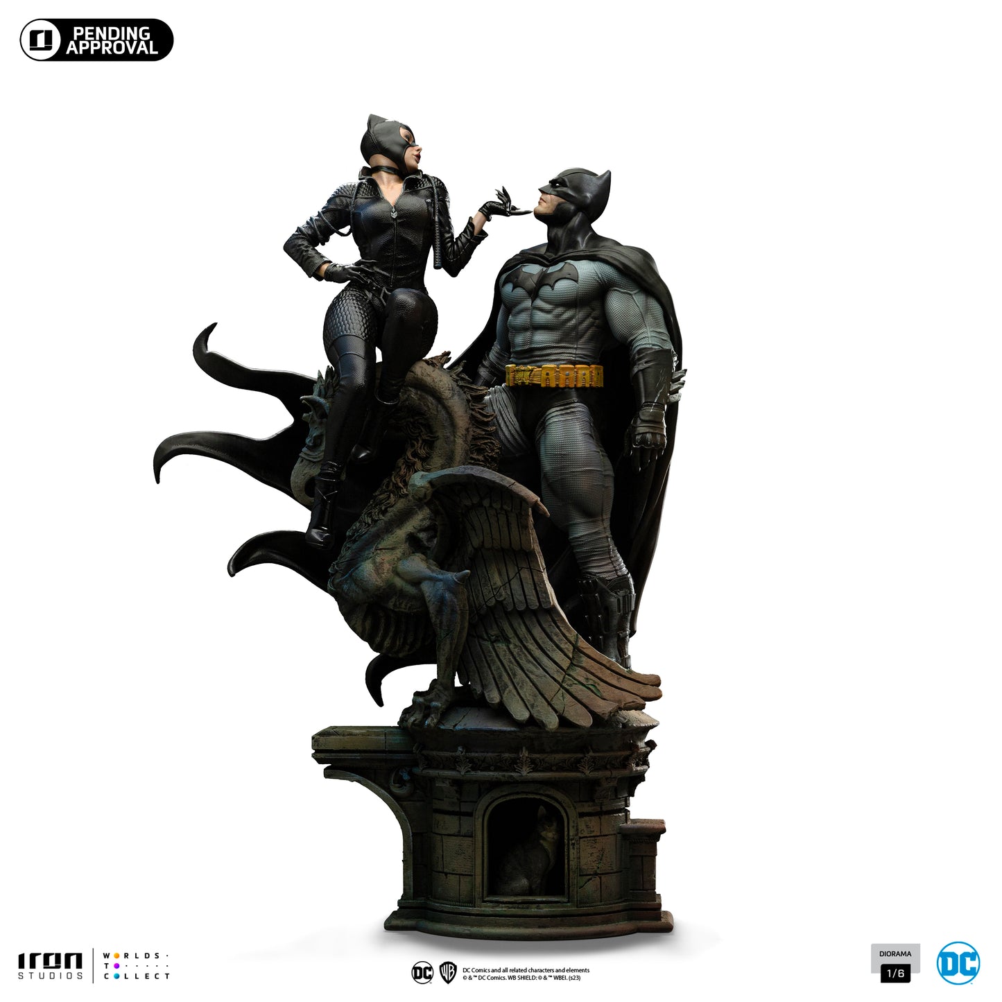 Batman and Catwoman Diorama 1/6 Scale Statue Pre-order