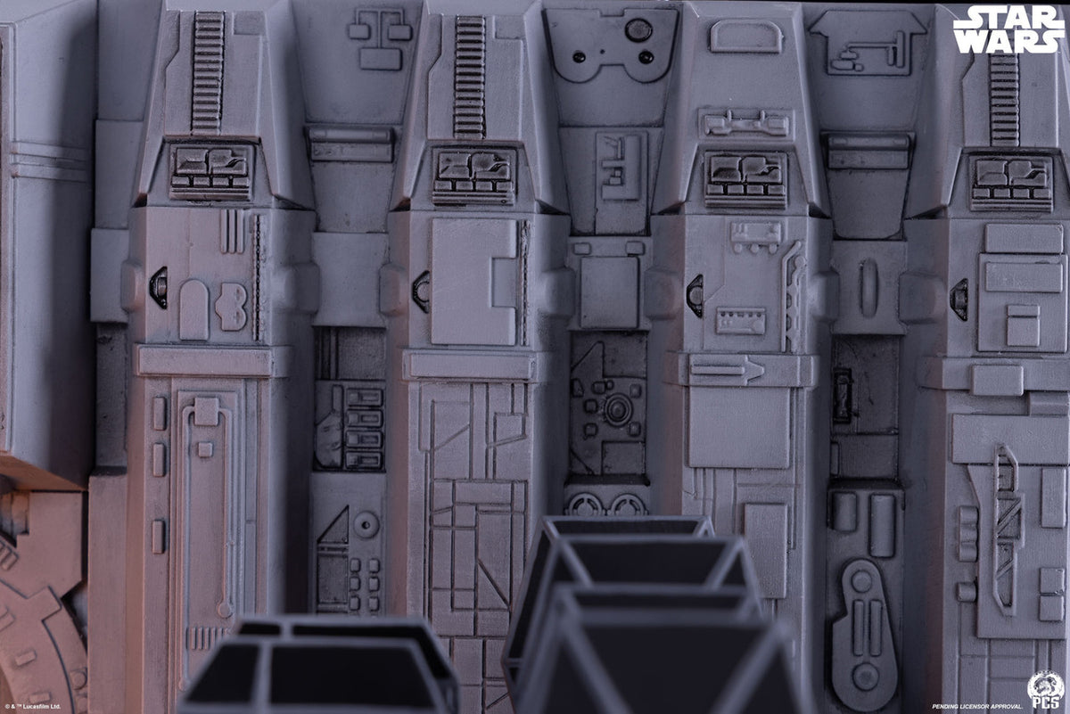 Star Wars Movie Moments: Trench Run Diorama Statue Pre-order