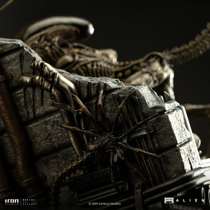 Ellen Ripley and Dog Alien Alien 3 1/10 Scale Statue Pre-order