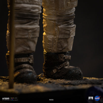 Apollo 11 Astronaut NASA 1/4 Scale Statue Pre-order