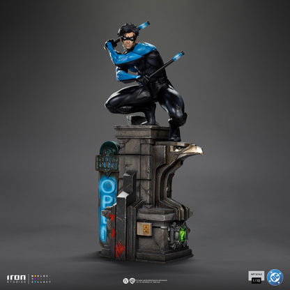 Nightwing DC Comics 1/10 Scale Statue Pre-order