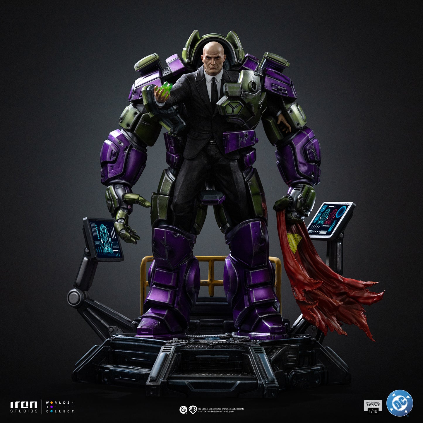 Lex Luthor and Armor Suit Unleashed 1/10 Scale Statue Pre-order