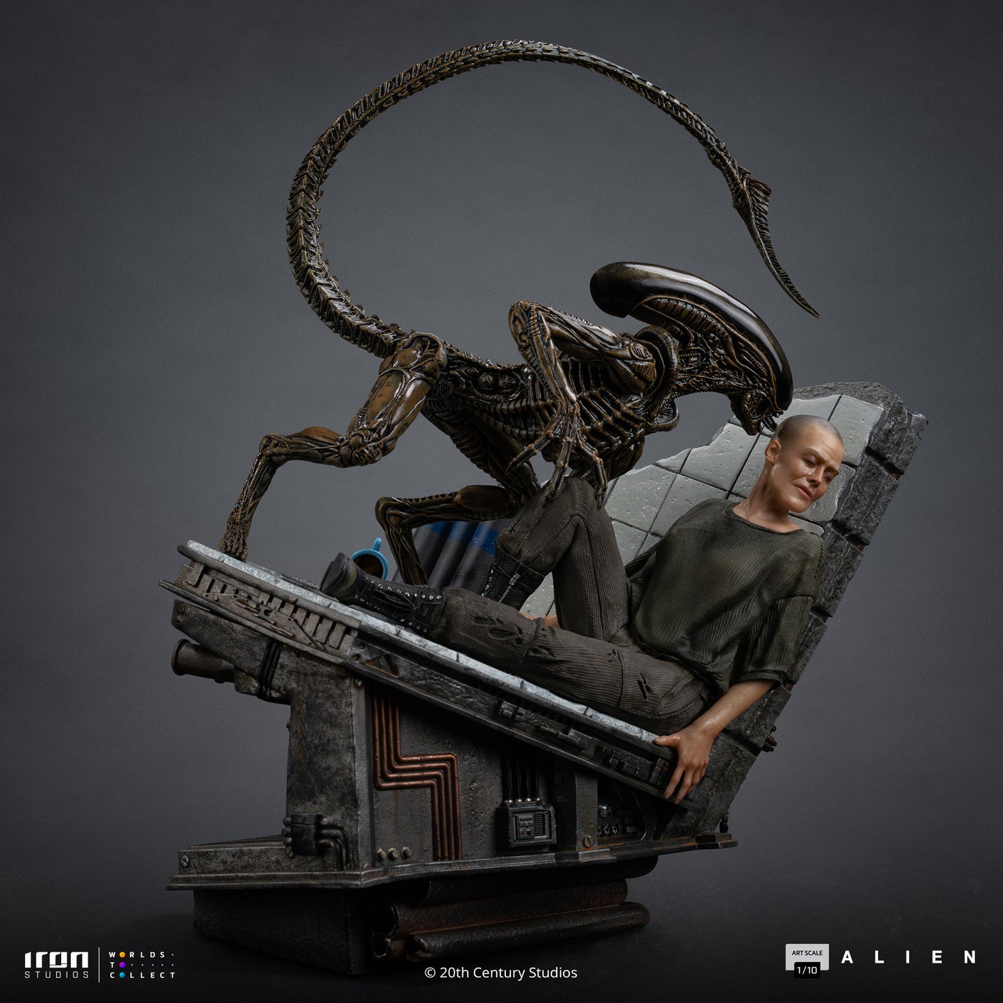 Ellen Ripley and Dog Alien Alien 3 1/10 Scale Statue Pre-order