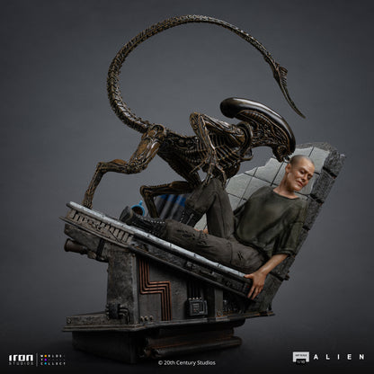 Ellen Ripley and Dog Alien Alien 3 1/10 Scale Statue Pre-order