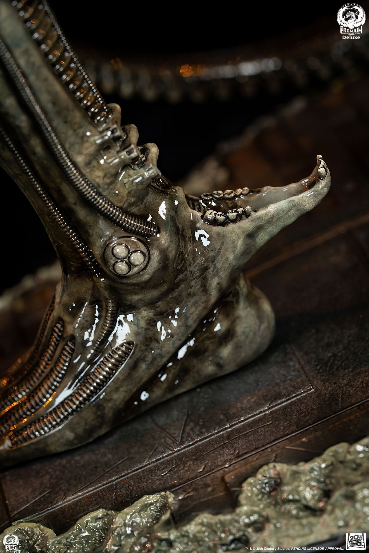 Alien Big Chap Deluxe 1/2 Scale Statue Pre-order