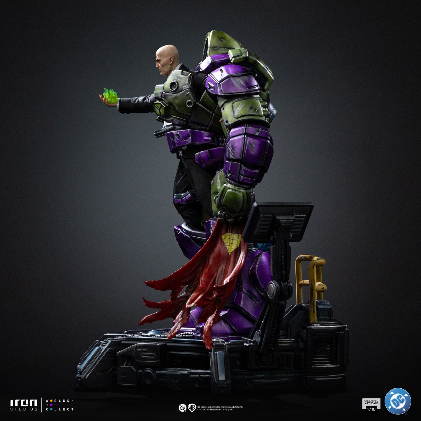 Lex Luthor and Armor Suit Unleashed 1/10 Scale Statue Pre-order