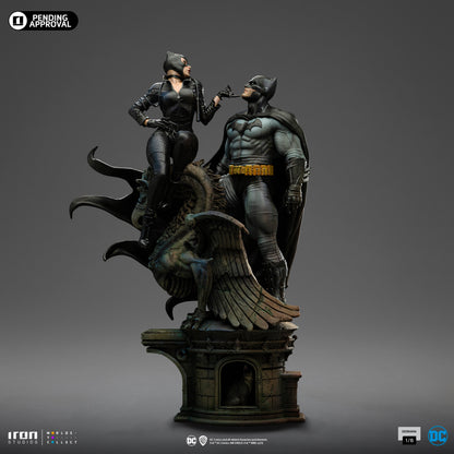 Batman and Catwoman Diorama 1/6 Scale Statue Pre-order