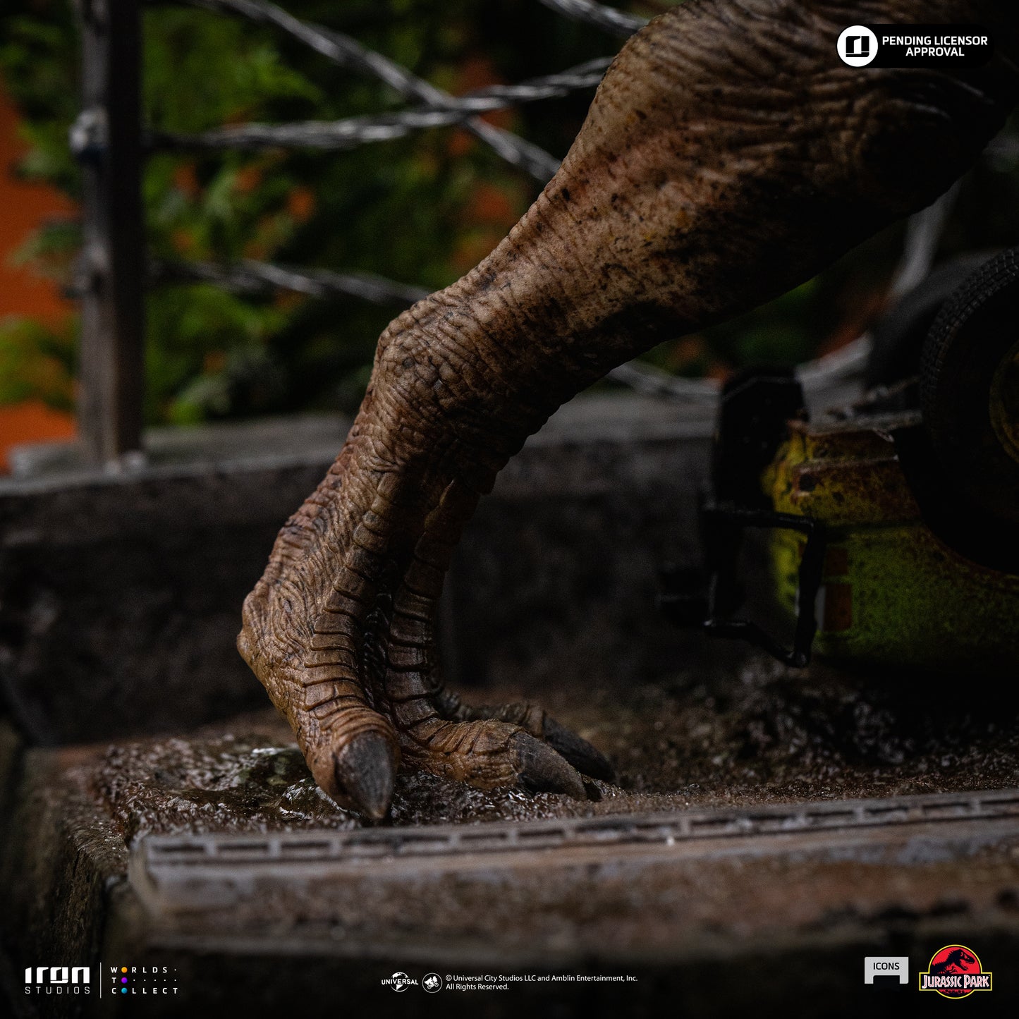 T-Rex Breakout Set A Jurassic Park Non-Scale Statue Pre-order