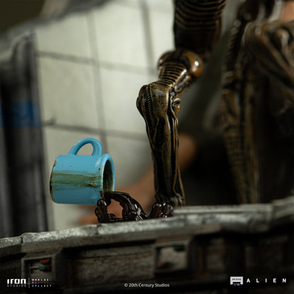 Ellen Ripley and Dog Alien Alien 3 1/10 Scale Statue Pre-order