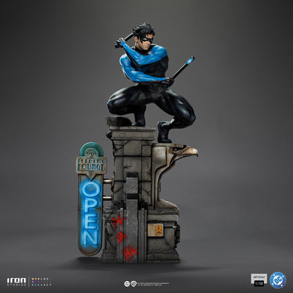 Nightwing DC Comics 1/10 Scale Statue Pre-order