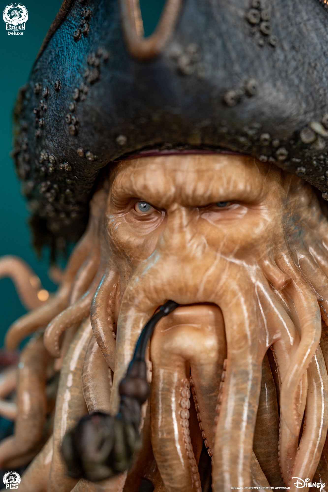 Davey Jones Deluxe Pirates of the Caribbean 1/3 Scale Statue Pre-order