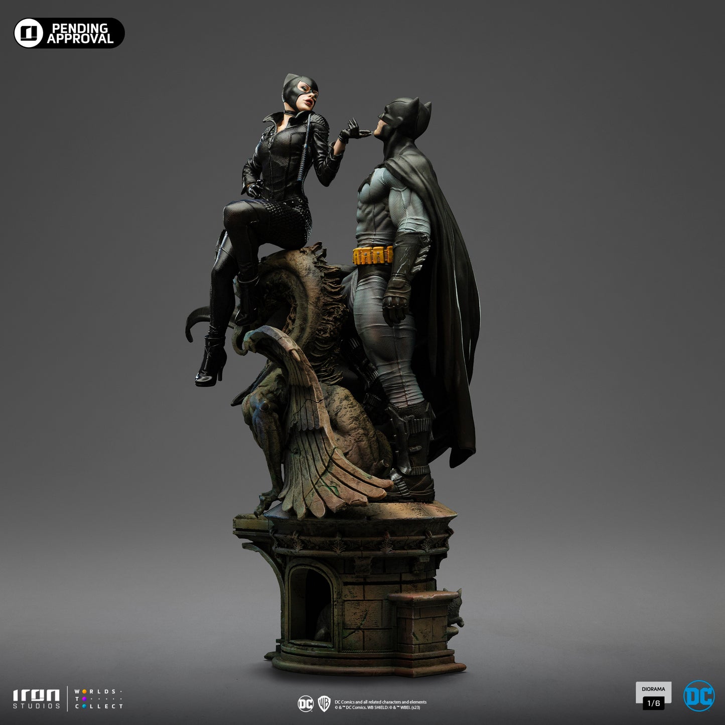 Batman and Catwoman Diorama 1/6 Scale Statue Pre-order