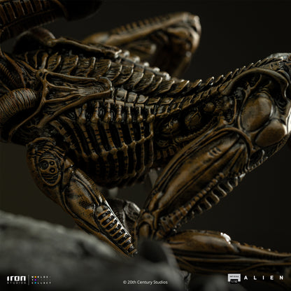 Ellen Ripley and Dog Alien Alien 3 1/10 Scale Statue Pre-order