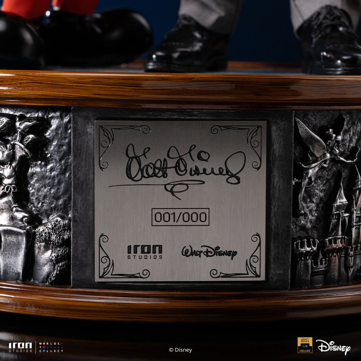 Walt Disney & Mickey Mouse Disney Classics 1/4 Scale Statue Pre-order