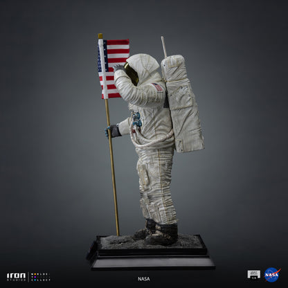 Apollo 11 Astronaut NASA 1/4 Scale Statue Pre-order