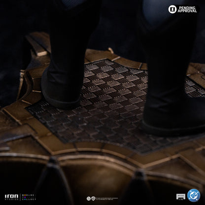 Batman Absolute DC Comics 1/10 Scale Statue Pre-order