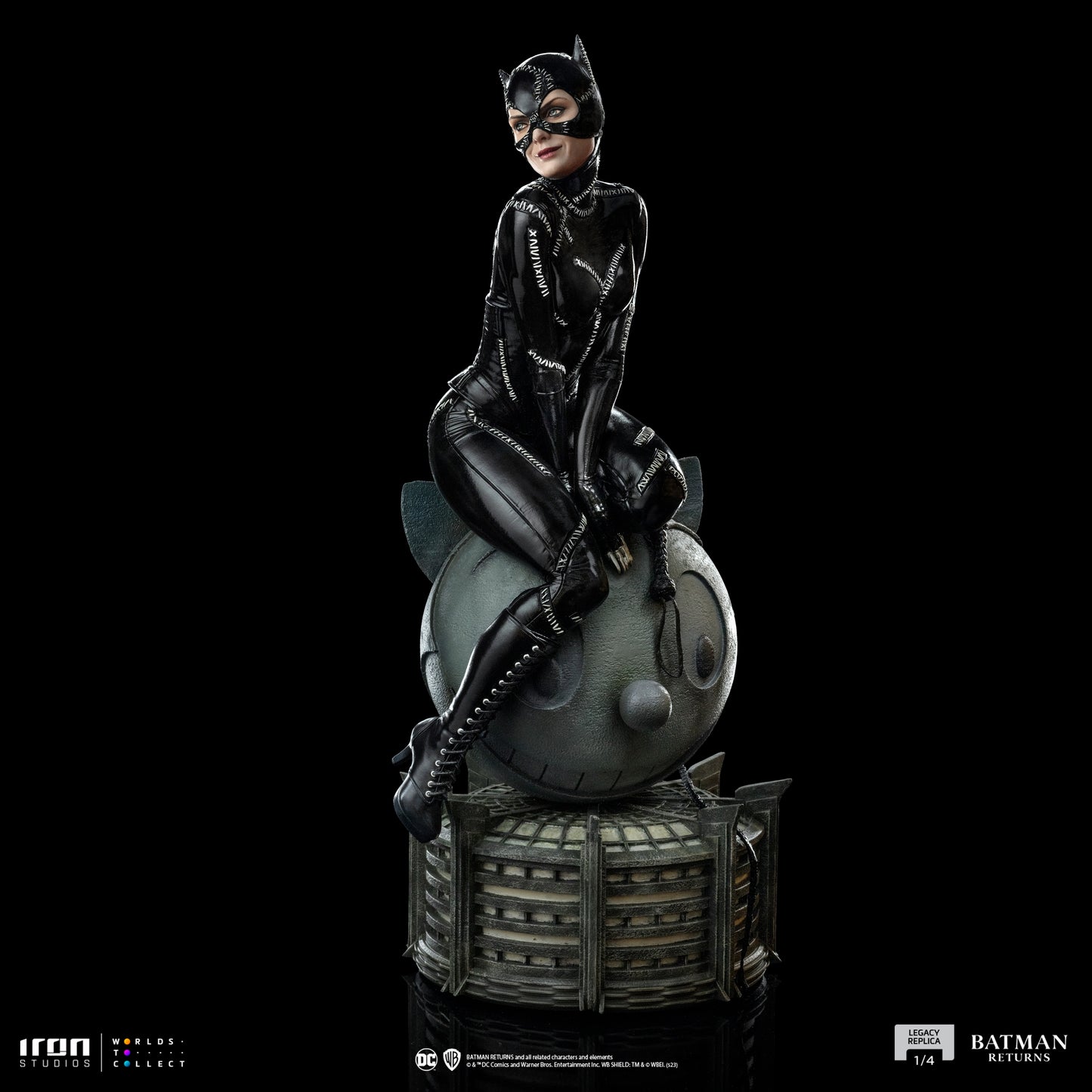 Catwoman Batman Returns Iron Studios 1/4 Scale Statue Pre-order