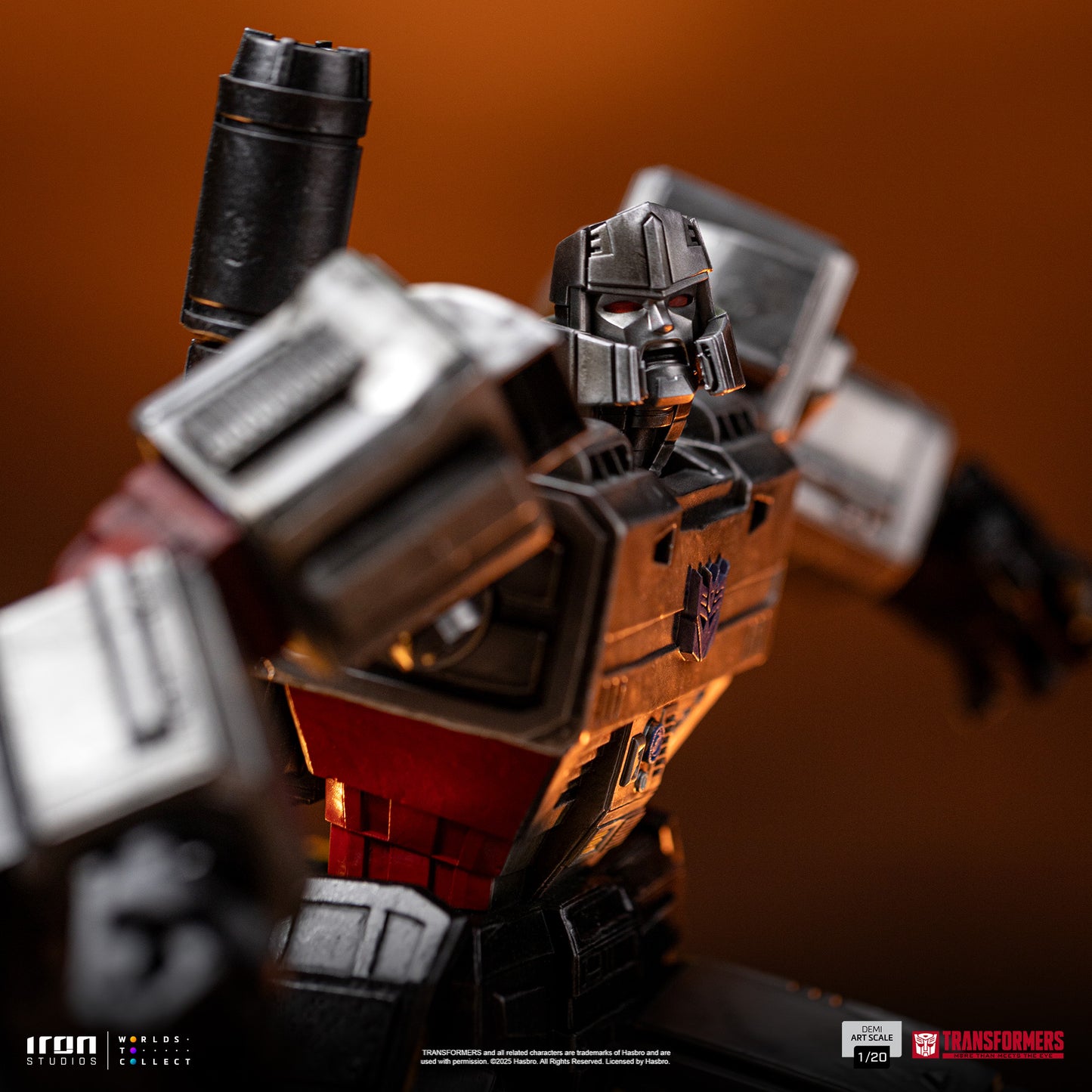 Megatron Transformers 1/20 Scale Statue Pre-order
