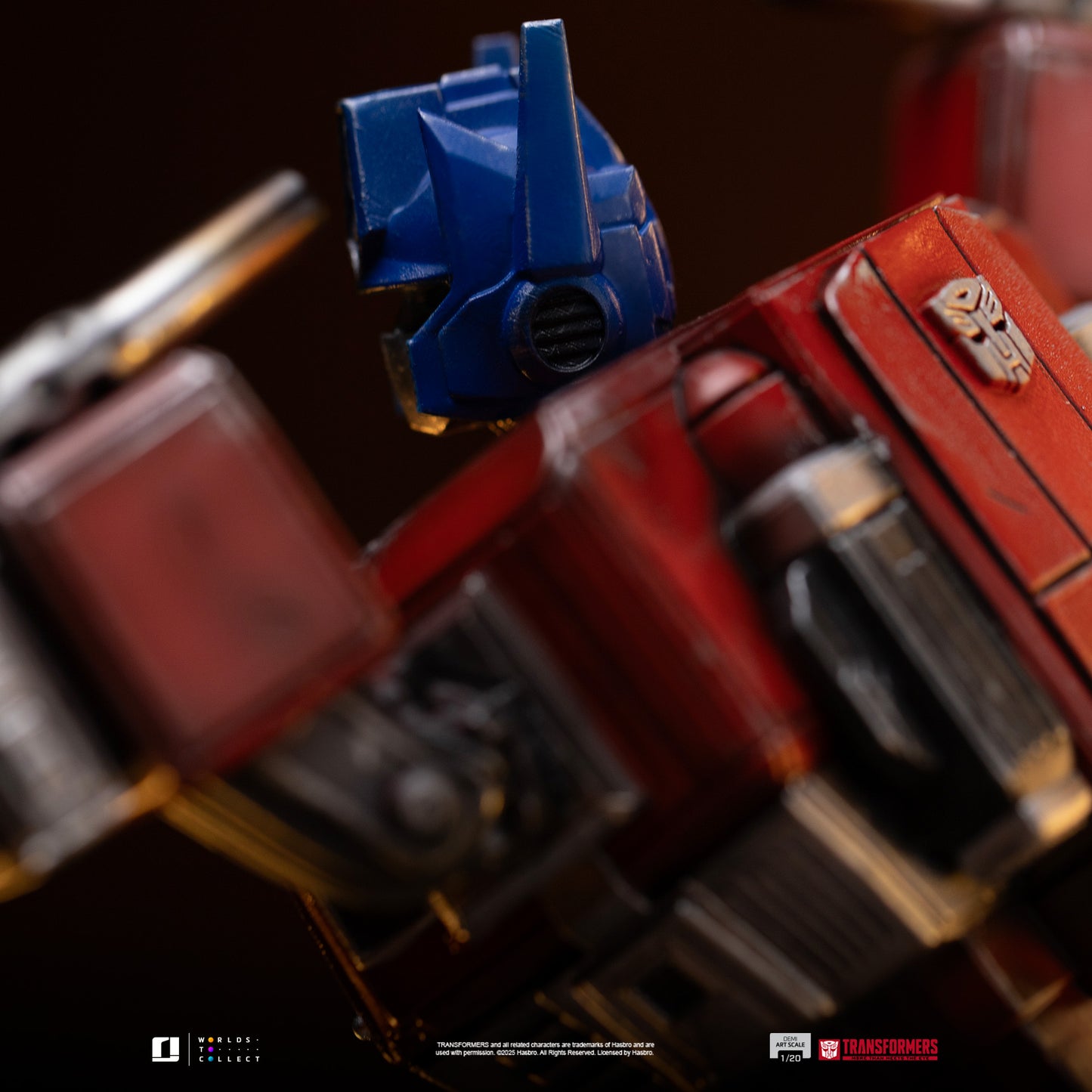 Optimus Prime Transformers 1/20 Scale Statue Pre-order