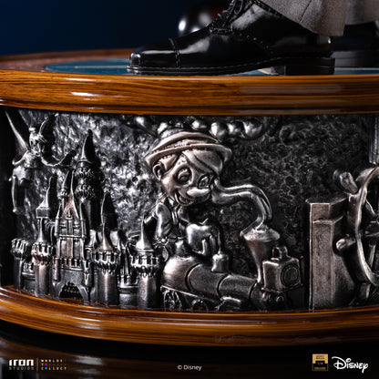 Walt Disney & Mickey Mouse Disney Classics 1/4 Scale Statue Pre-order