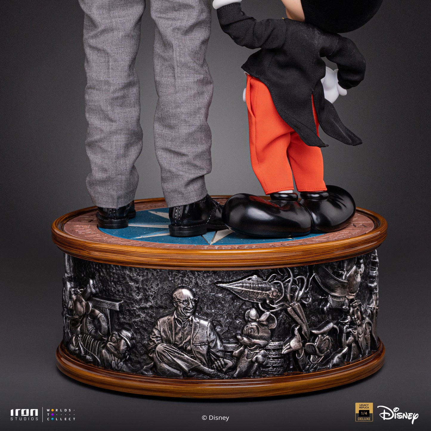 Walt Disney & Mickey Mouse Disney Classics 1/4 Scale Statue Pre-order