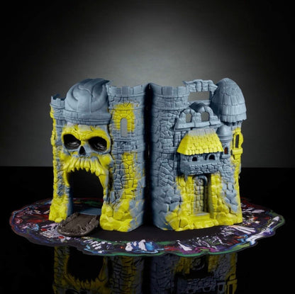 Masters of The Universe Vintage Castle Grayskull Playset with Display Mat & Spaceman Figure, Jawbridge & Other Features & Accessories (Amazon Exclusive)