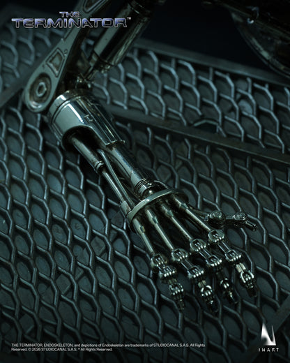 T-800 Endoskeleton The Terminator 1/6 Scale Action Figure Pre-order