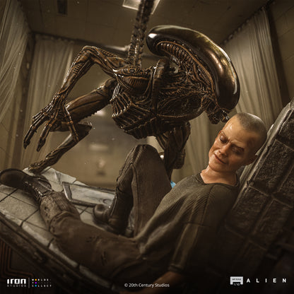 Ellen Ripley and Dog Alien Alien 3 1/10 Scale Statue Pre-order