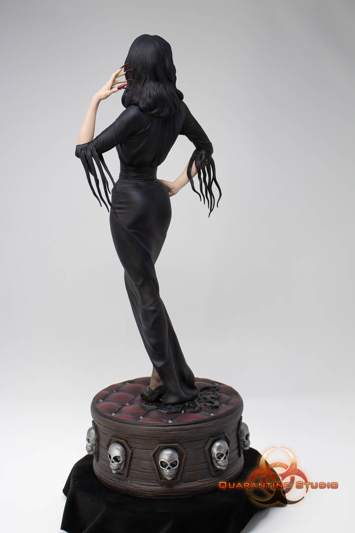Vampira Queen of the Ghouls 1/6 Scale Statue Pre-order