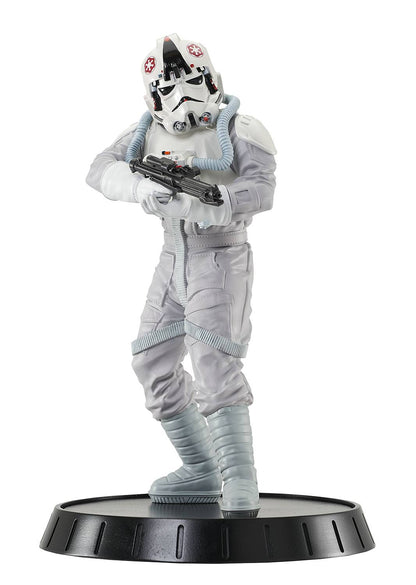 AT-AT Pilot Star Wars Milestones Gentle Giant 1/6 Scale Statue Pre-order