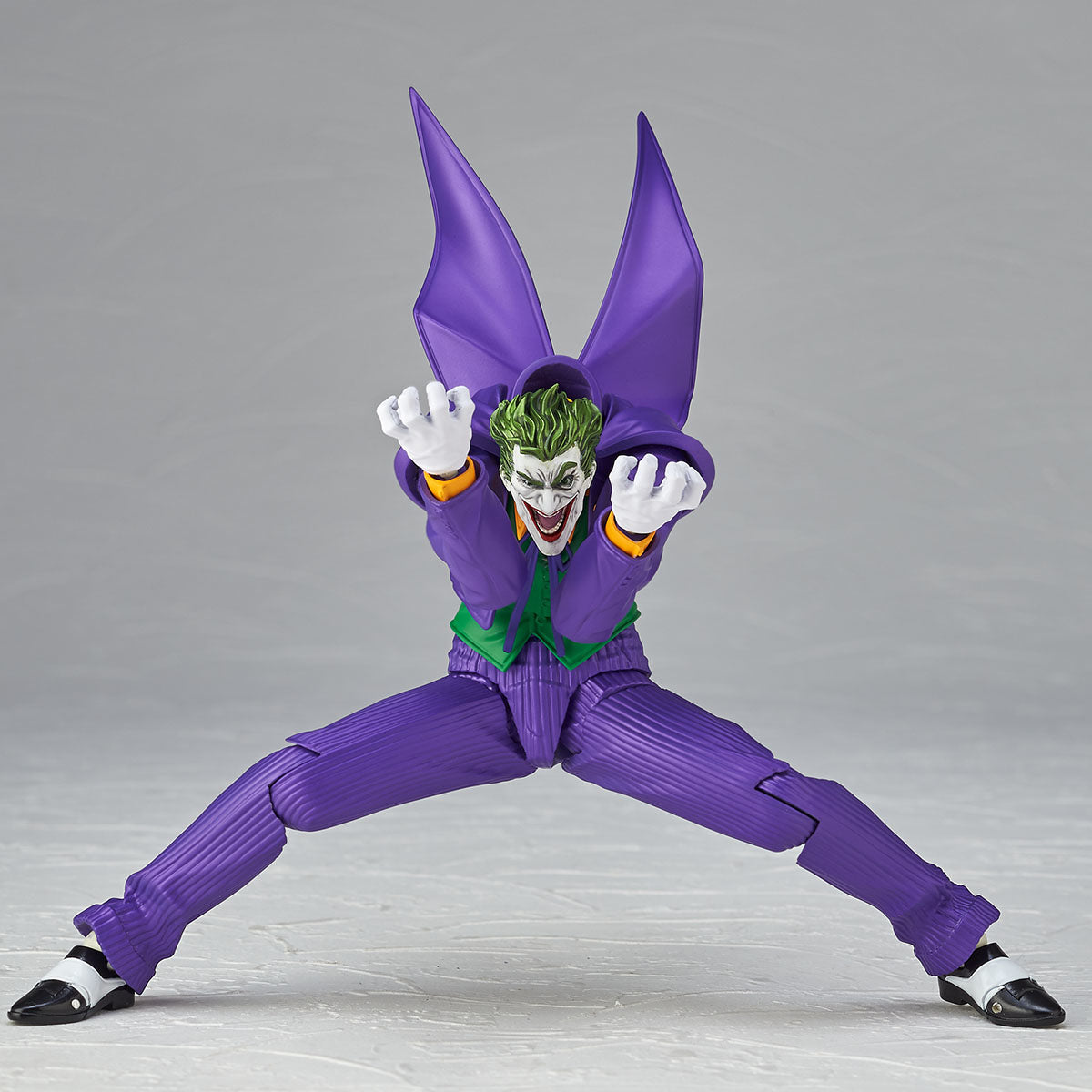 Joker DC Comics Revoltech Amazing Yamaguchi Action Figure Pre-order