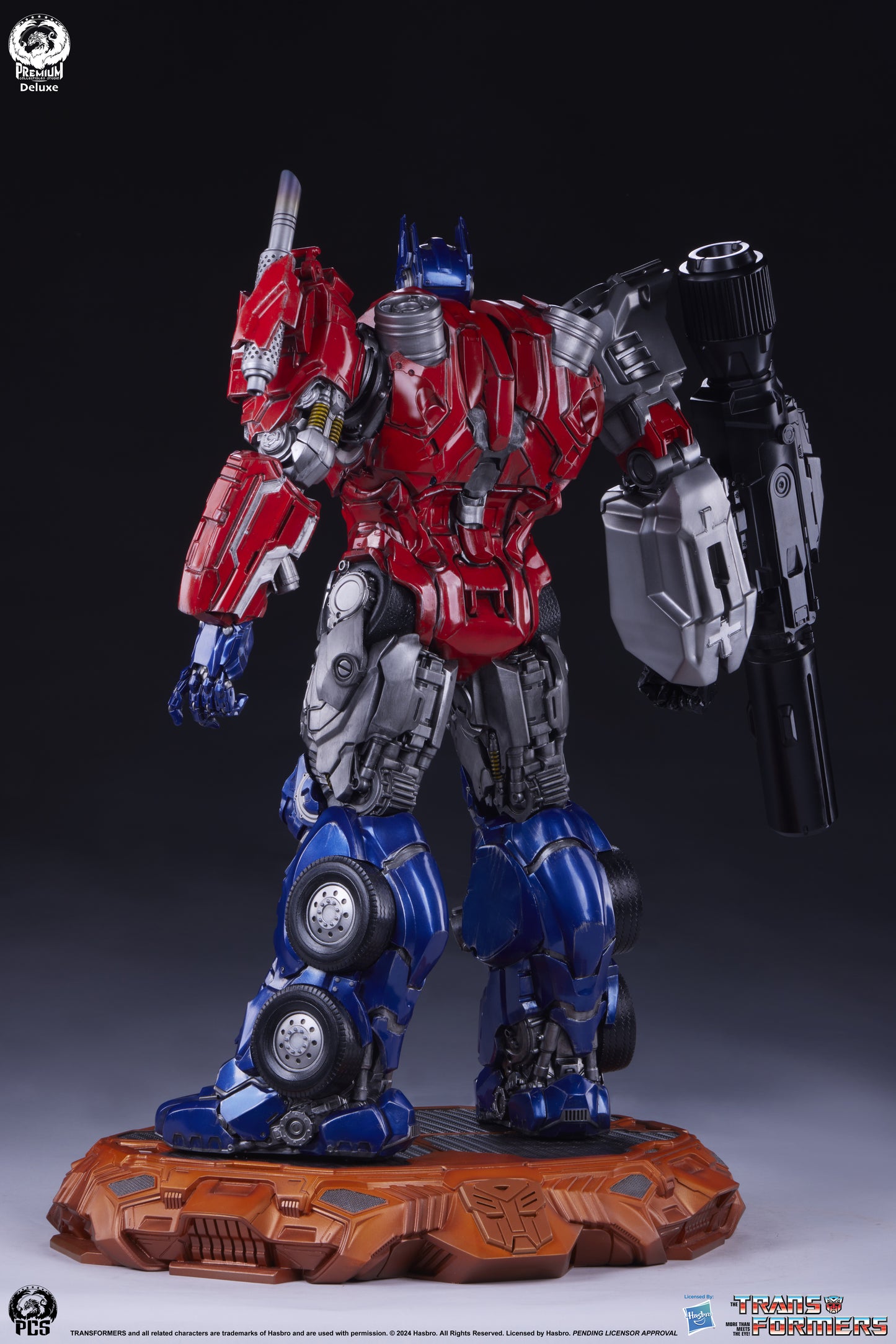 Optimus Prime Transformers Museum Scale Deluxe Statue Pre-order