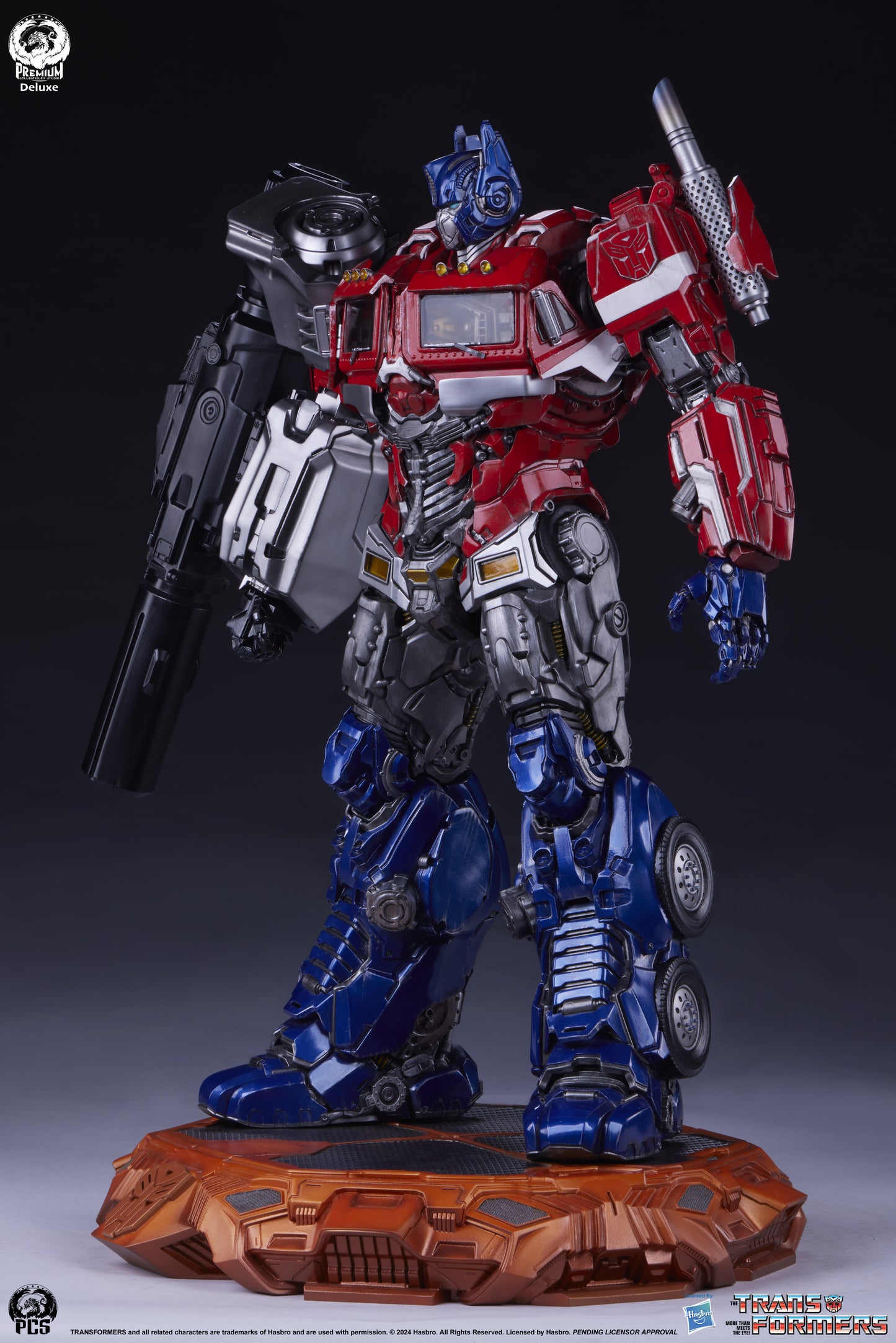 Optimus Prime Transformers Museum Scale Deluxe Statue Pre-order